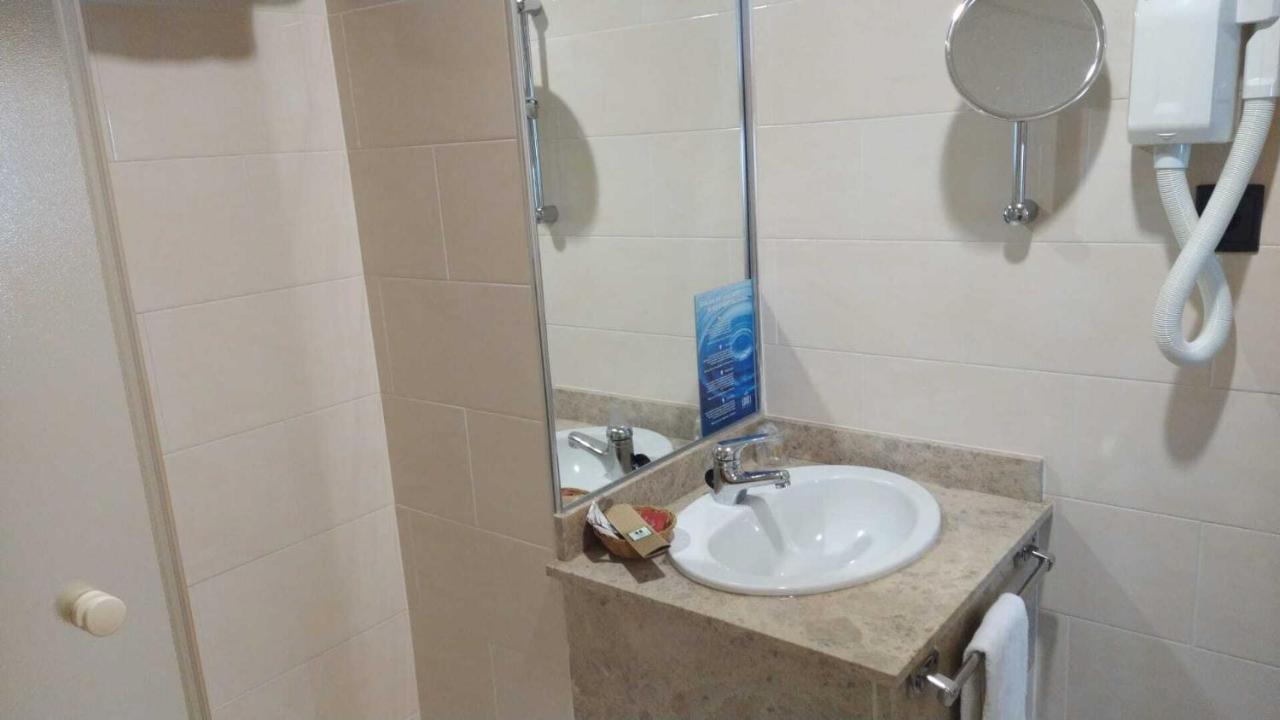 Hotel Ebora By Vivere Stays Talavera de la Reina Bagian luar foto