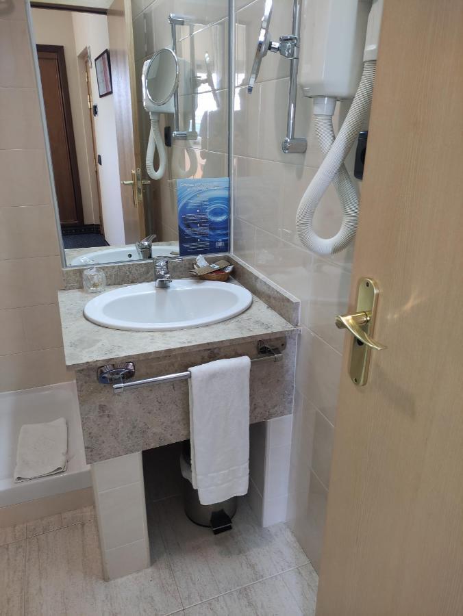 Hotel Ebora By Vivere Stays Talavera de la Reina Bagian luar foto