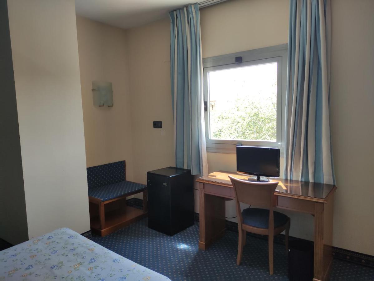 Hotel Ebora By Vivere Stays Talavera de la Reina Bagian luar foto